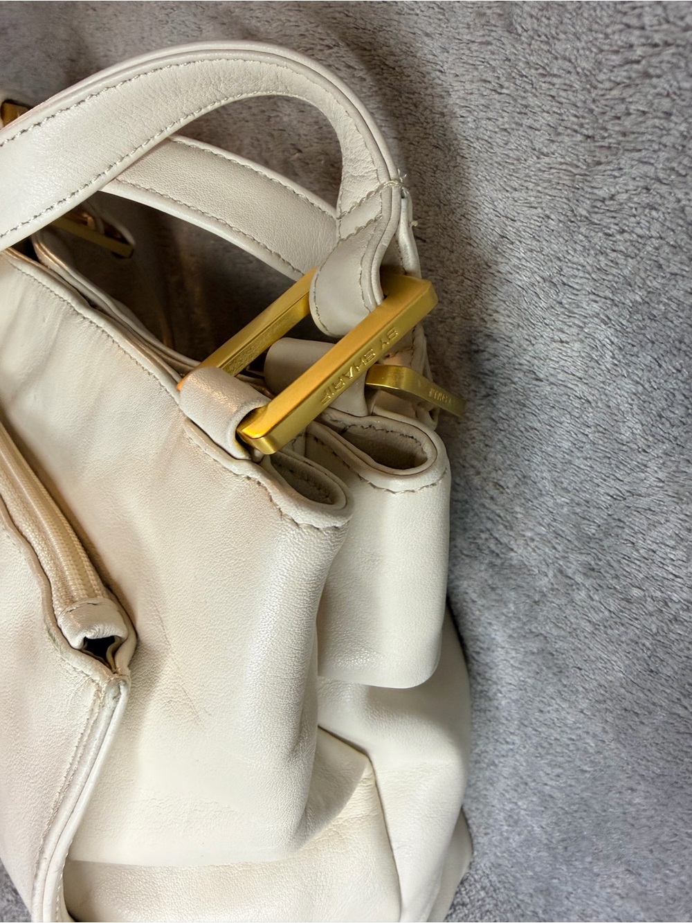 Americana by Sharif White Leather Shoulder Bag with Gold Hardware - Picture 5 of 9
